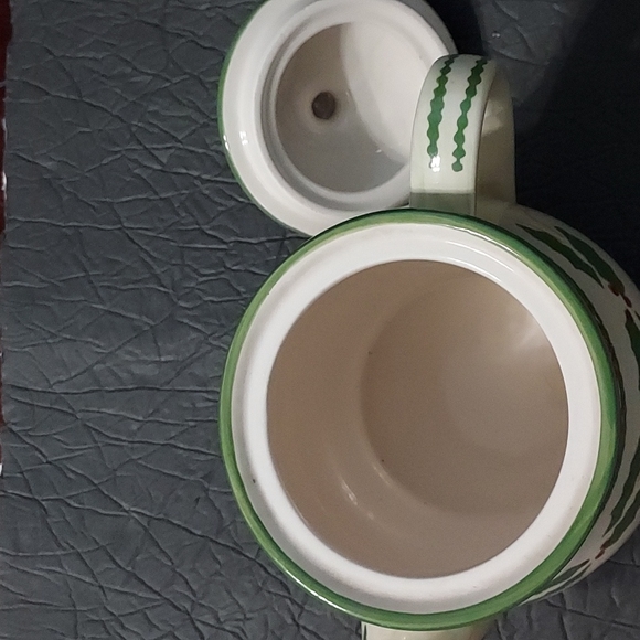 Temptations by Tara Teapot Old World Red/Green Holly Design EUC - Picture 3 of 10